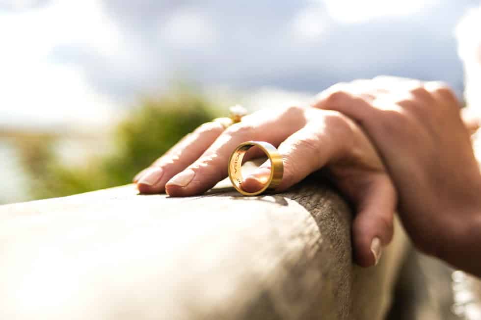 Can a divorce lawyer represent both parties