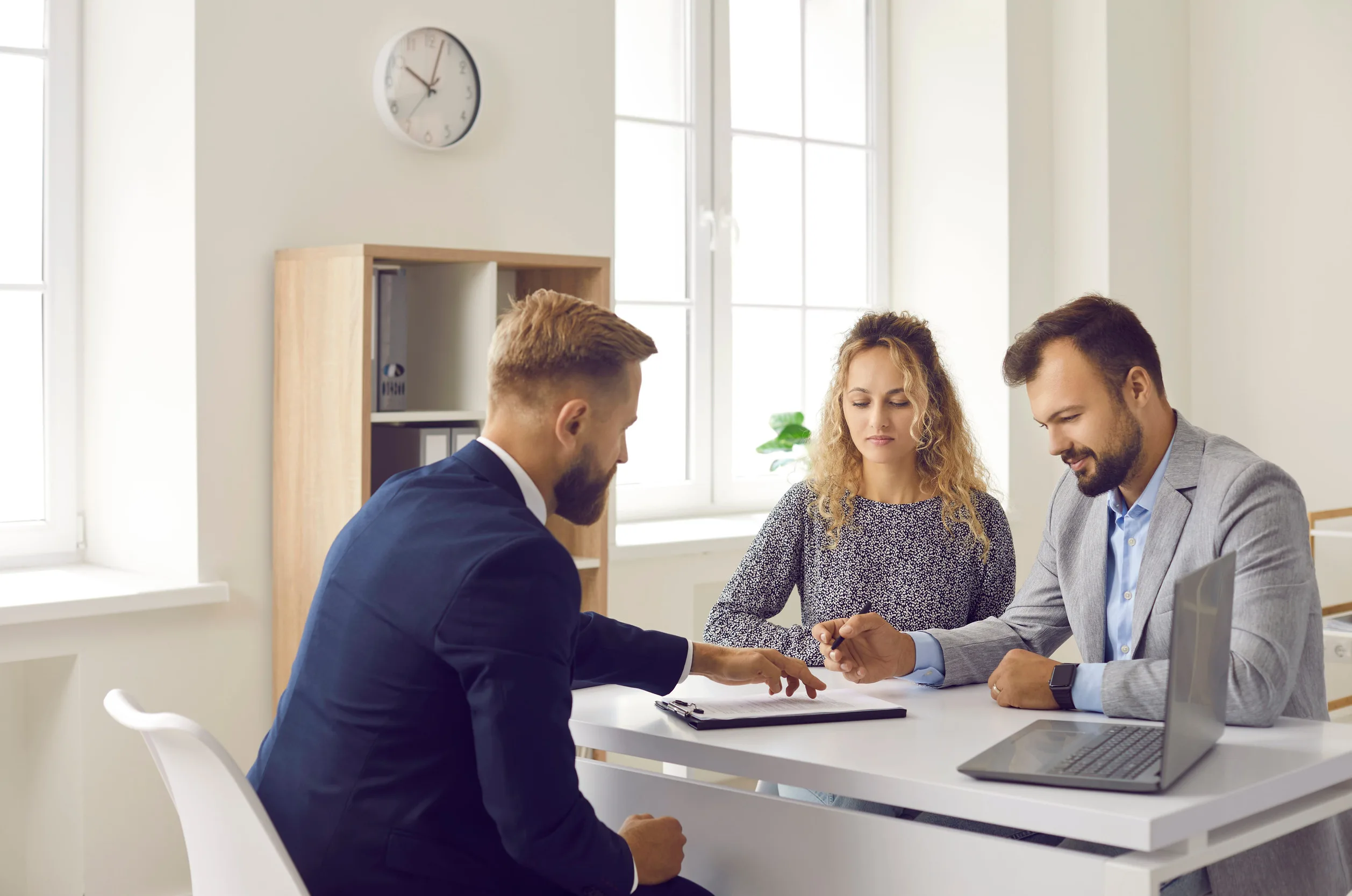 Seattle divorce attorney meeting with client at Truce® Law