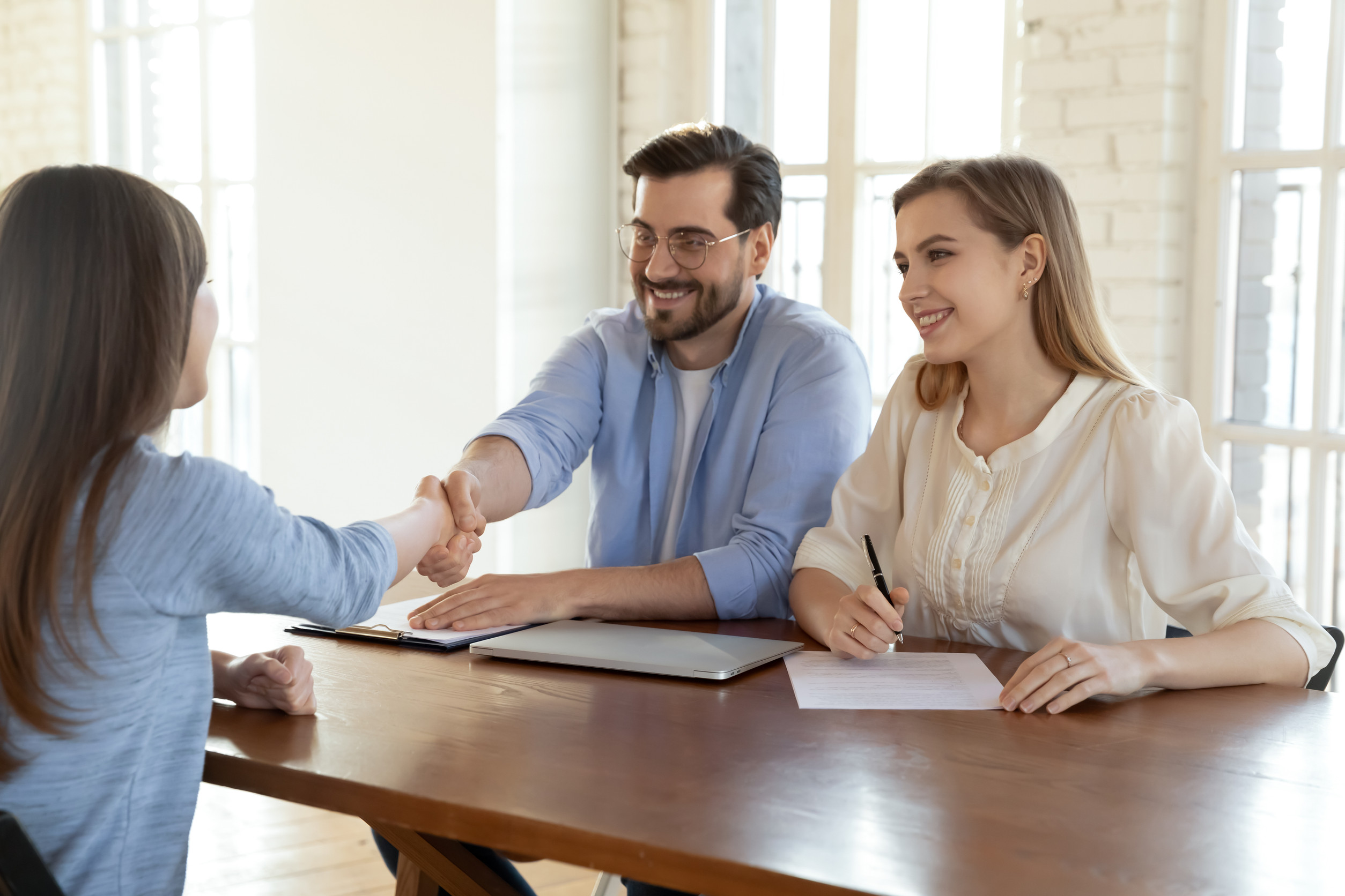 Seattle divorce modification attorney meeting with a client to discuss changed circumstances